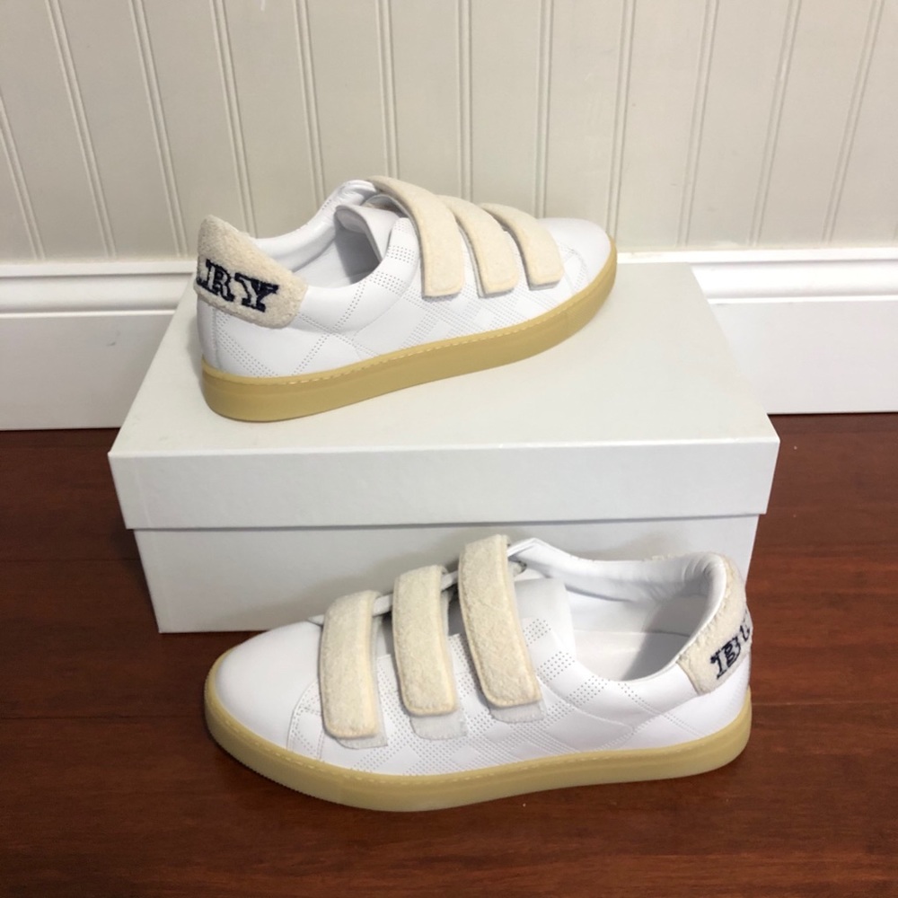 - Auth Burberry sneakers leather unisex